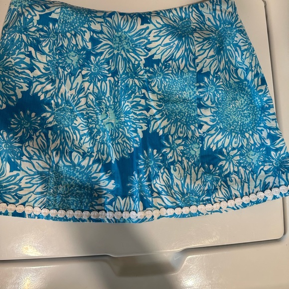 Lilly Pulitzer skort - Picture 3 of 5